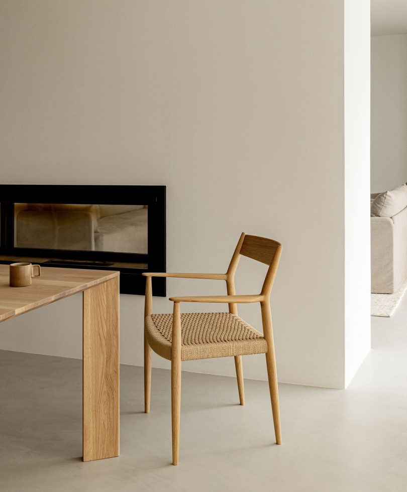 由Norm Architects设计的极简住宅Cabrils Hillside