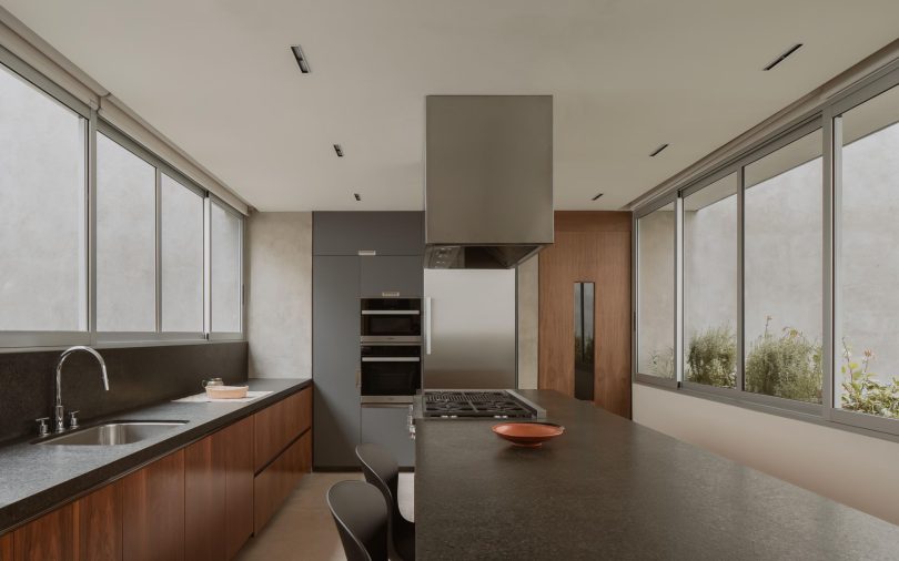 Escobedo Soliz设计的卡纳达之家Casa de la Cañada