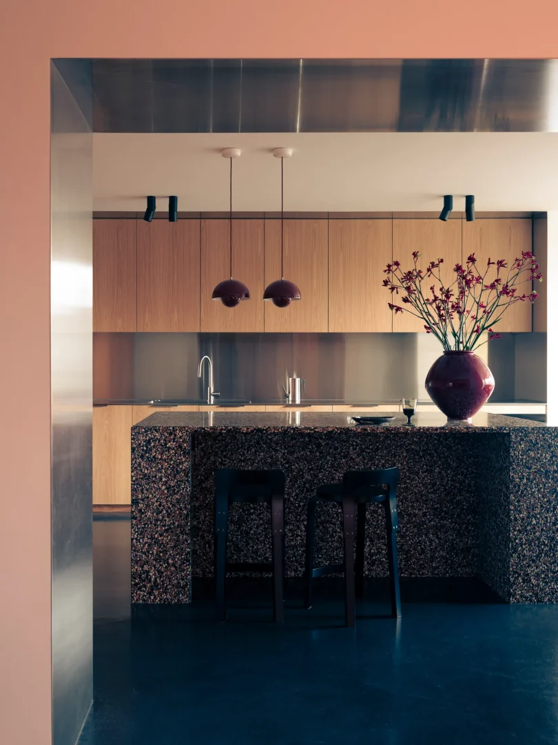 由Studio Prineas设计的DORIA Apartment,奢华且平易近人