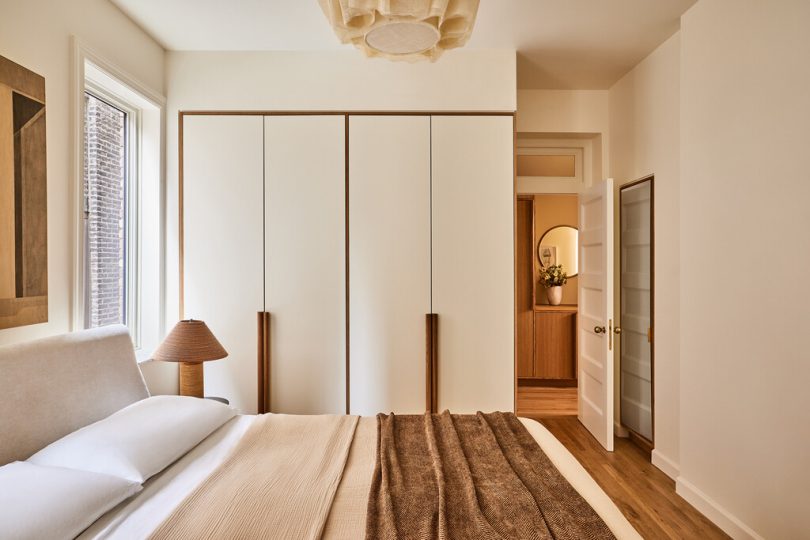 由GRT Architects设计的极简公寓East Village Apartment