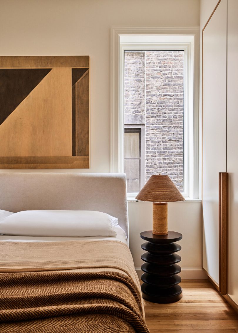 由GRT Architects设计的极简公寓East Village Apartment