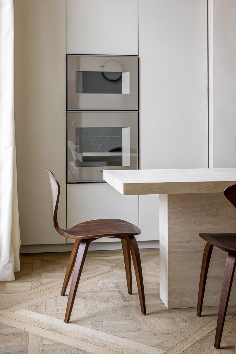 由Atelier MKD设计的巴黎极简住宅Henri Martin