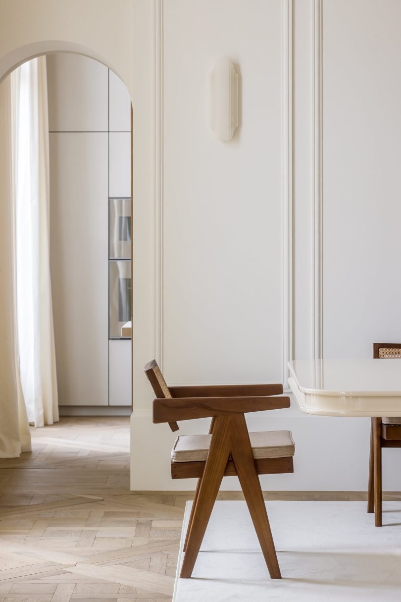 由Atelier MKD设计的巴黎极简住宅Henri Martin