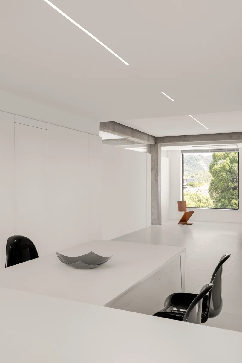 DNA Architects设计的极简主义住宅Minimalist Room