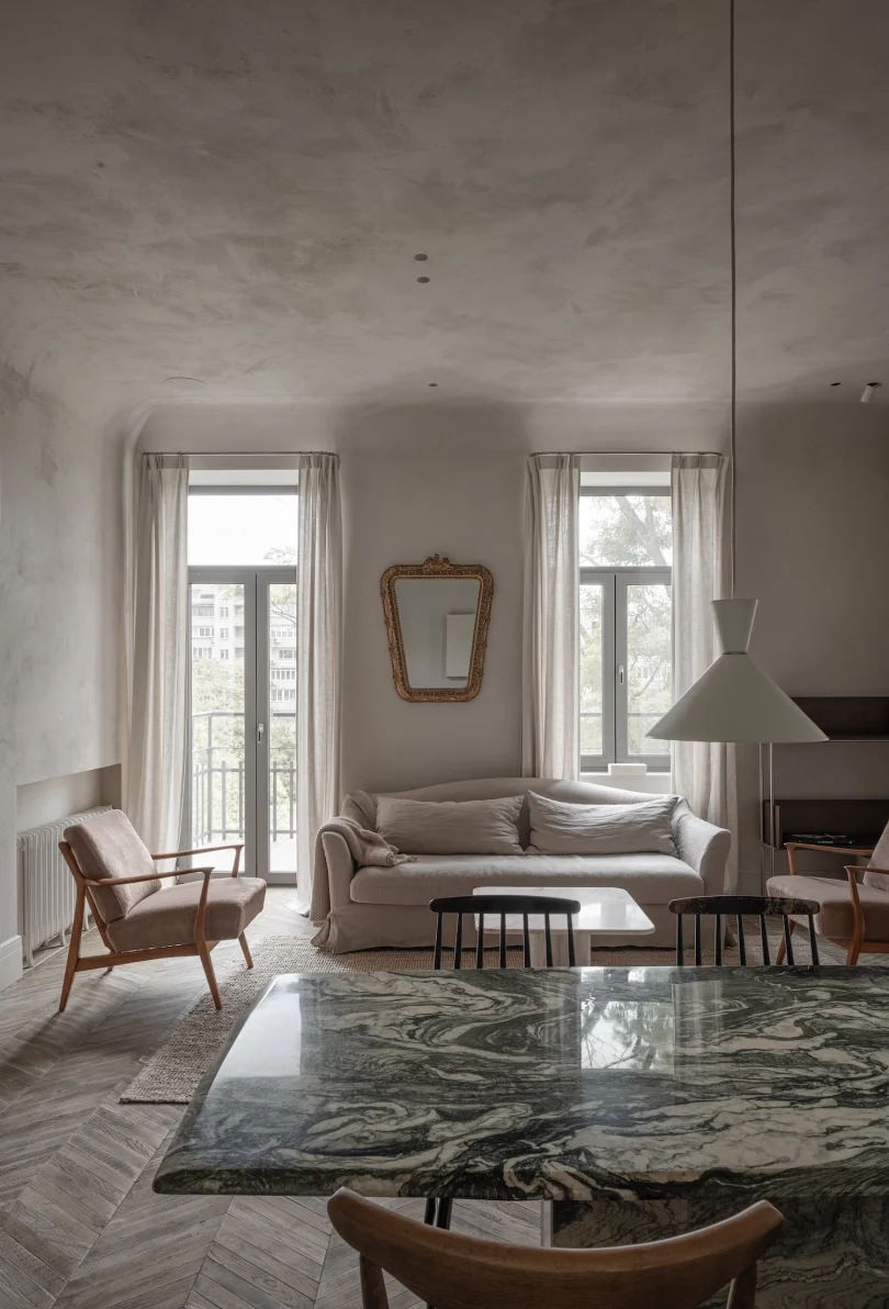 Rina Lovko & Daryna Shpuryk设计的极简主义公寓SEMEREY