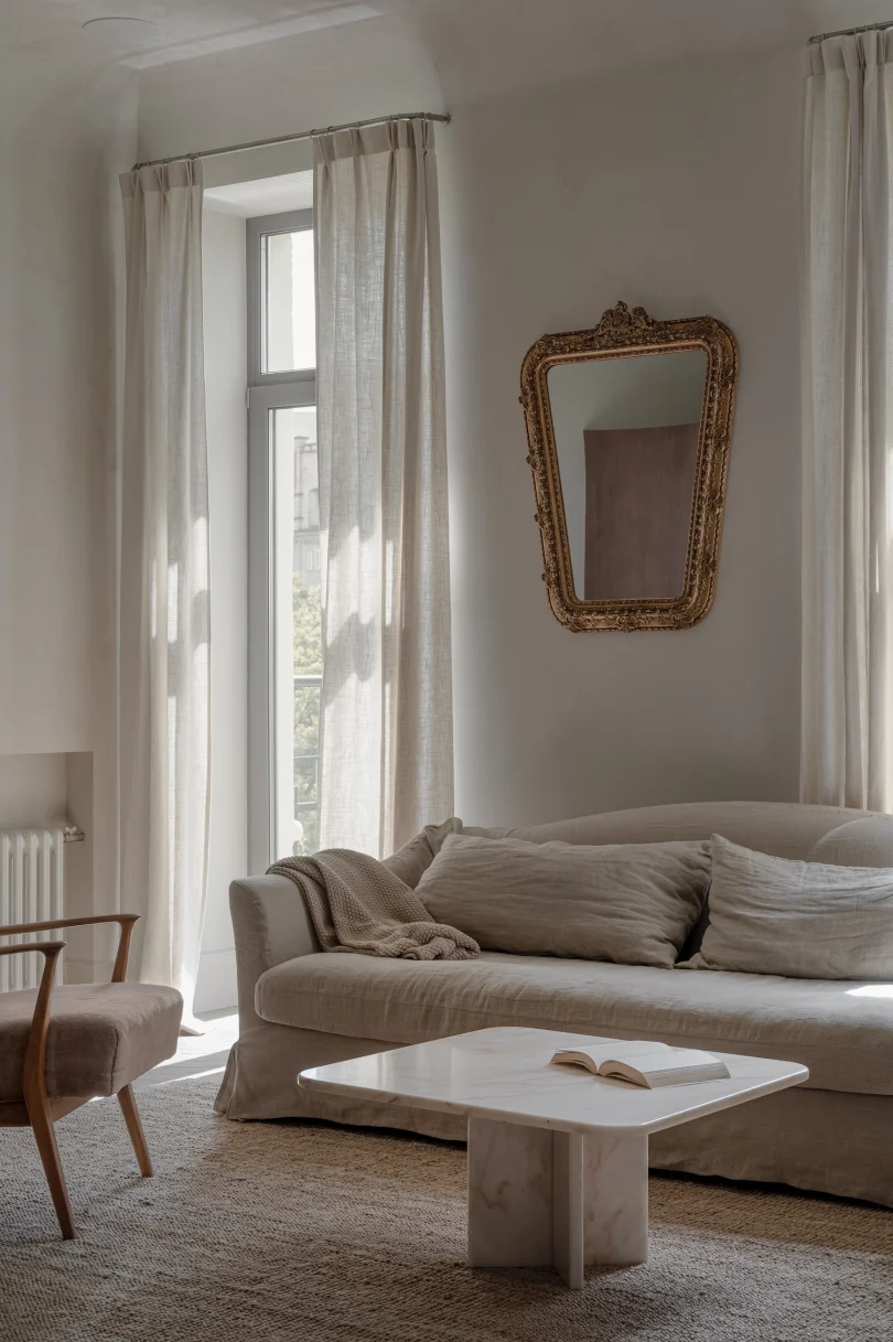 Rina Lovko & Daryna Shpuryk设计的极简主义公寓SEMEREY