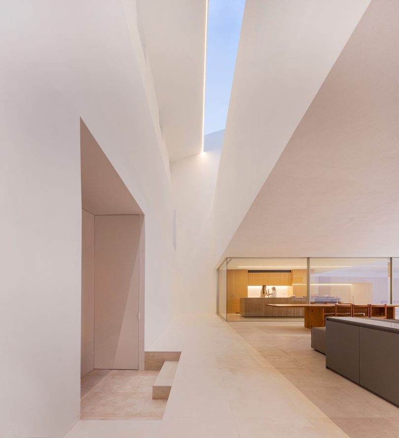 Fran Silvestre Arquitectos设计的现代住宅The Empty House
