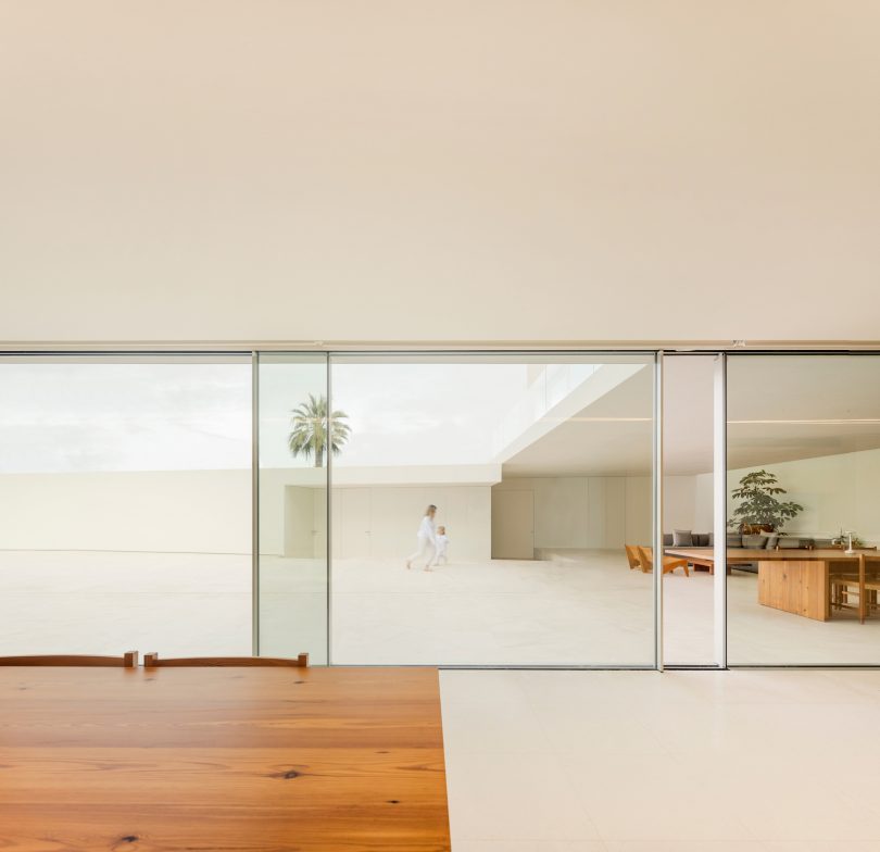 Fran Silvestre Arquitectos设计的现代住宅The Empty House