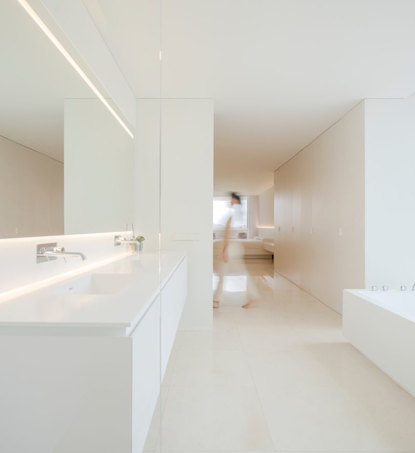 Fran Silvestre Arquitectos设计的现代住宅The Empty House