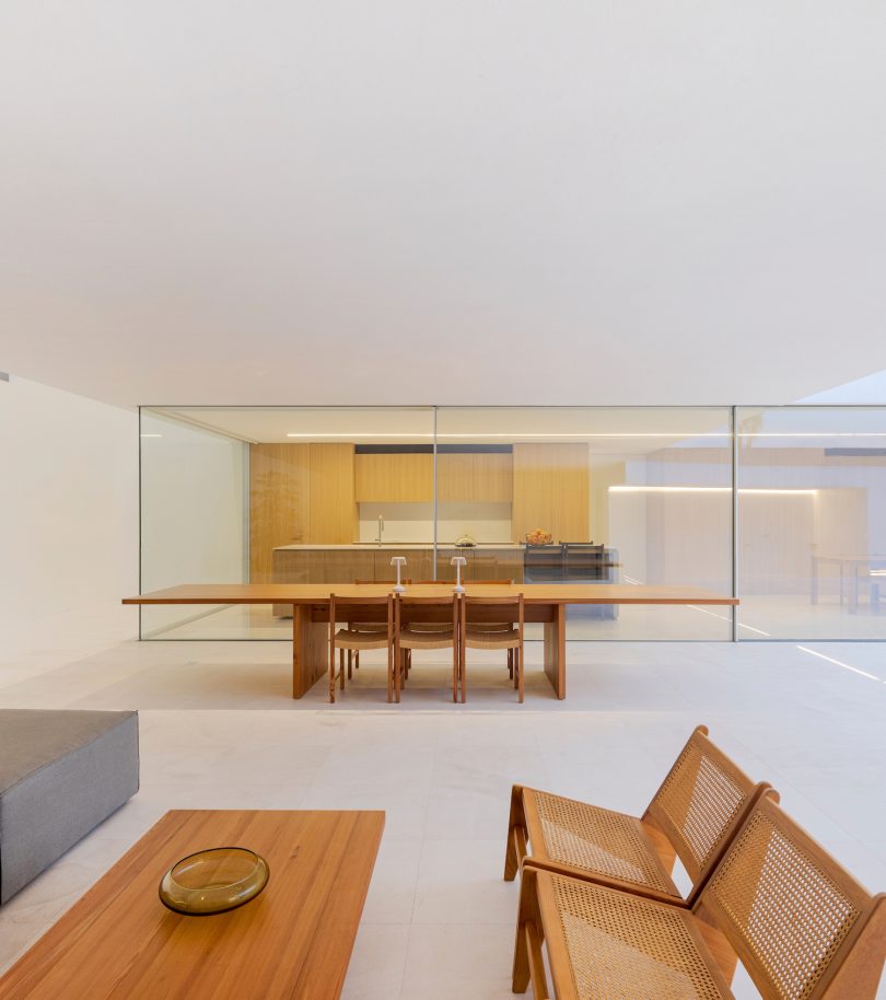 Fran Silvestre Arquitectos设计的现代住宅The Empty House