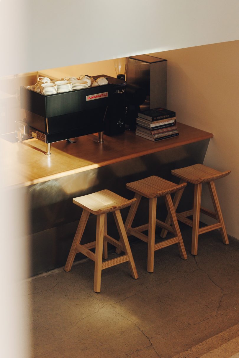 由Altbau studio设计的迷你酒吧Acid House