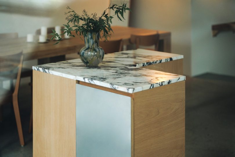 由Altbau studio设计的迷你酒吧Acid House