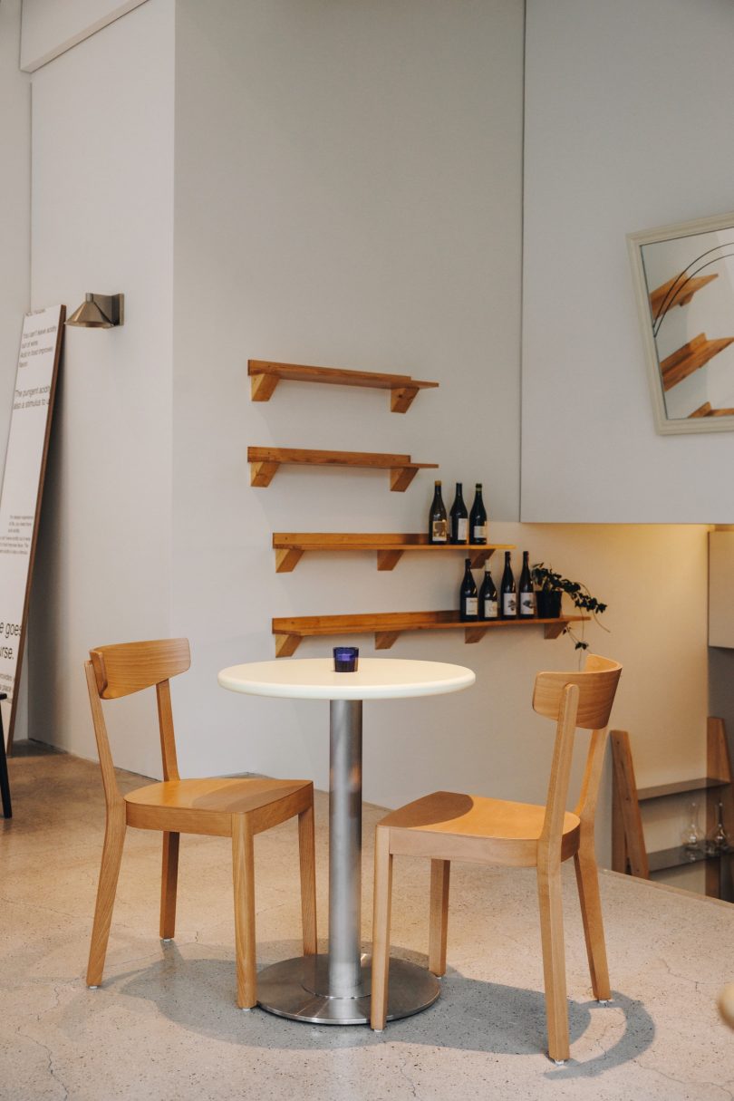 由Altbau studio设计的迷你酒吧Acid House