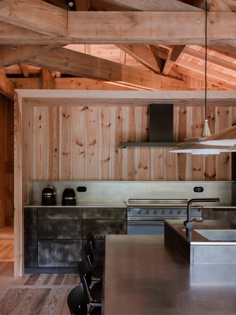 由Cube Architectes设计的极简度假屋Cap Ferret