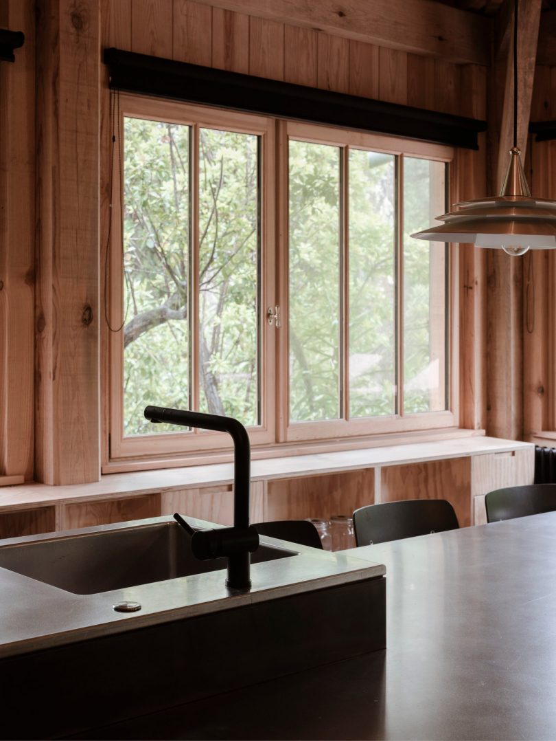 由Cube Architectes设计的极简度假屋Cap Ferret