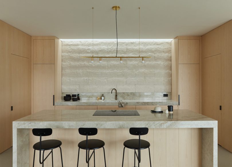 由Room设计的极简主义住宅Hebridean Home