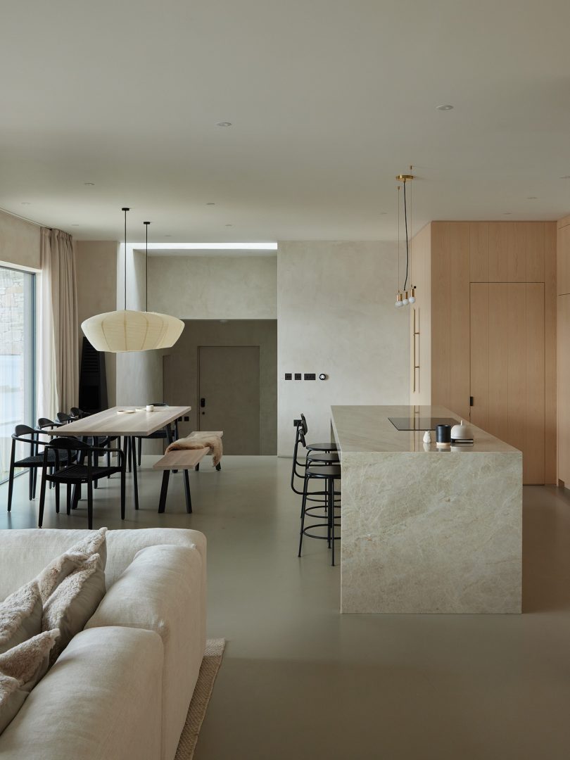 由Room设计的极简主义住宅Hebridean Home