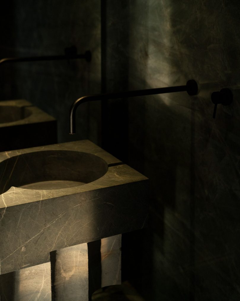 由Hector Esrawe设计的迷你公寓La Loma Apartment