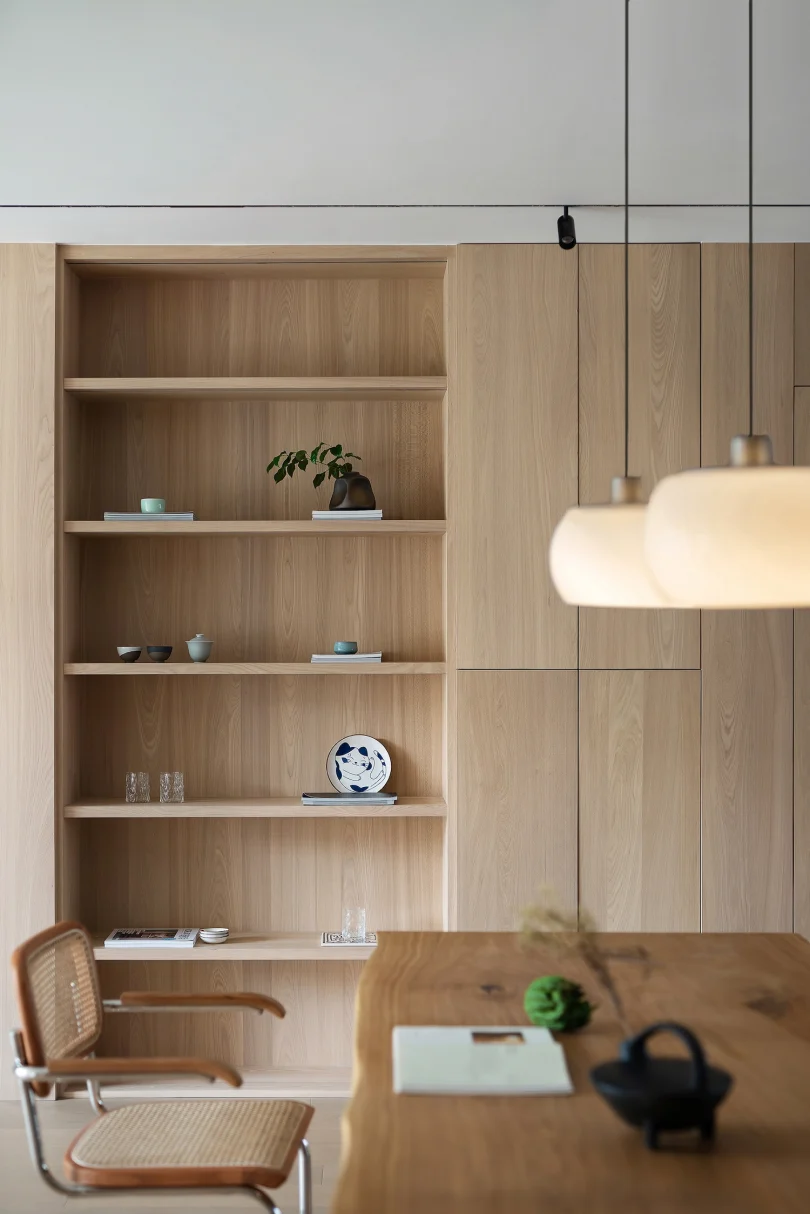 由Yidian Design设计的极简住宅Log House