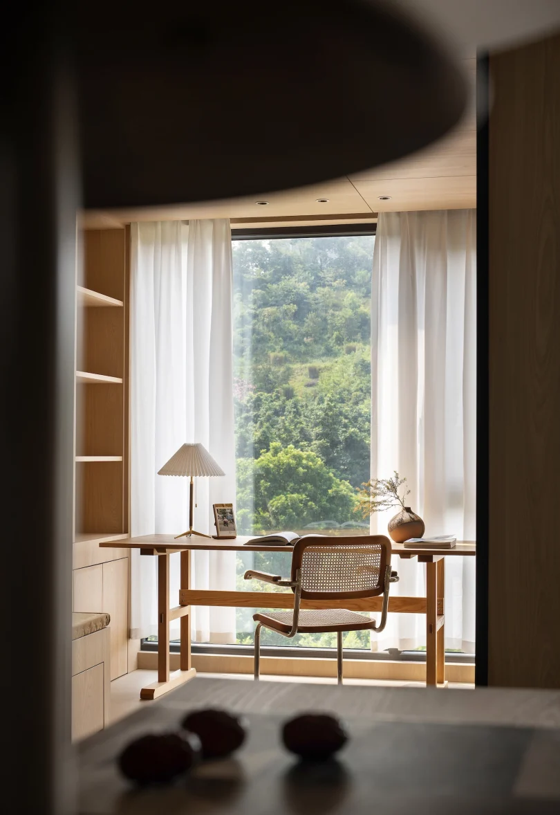 由Yidian Design设计的极简住宅Log House