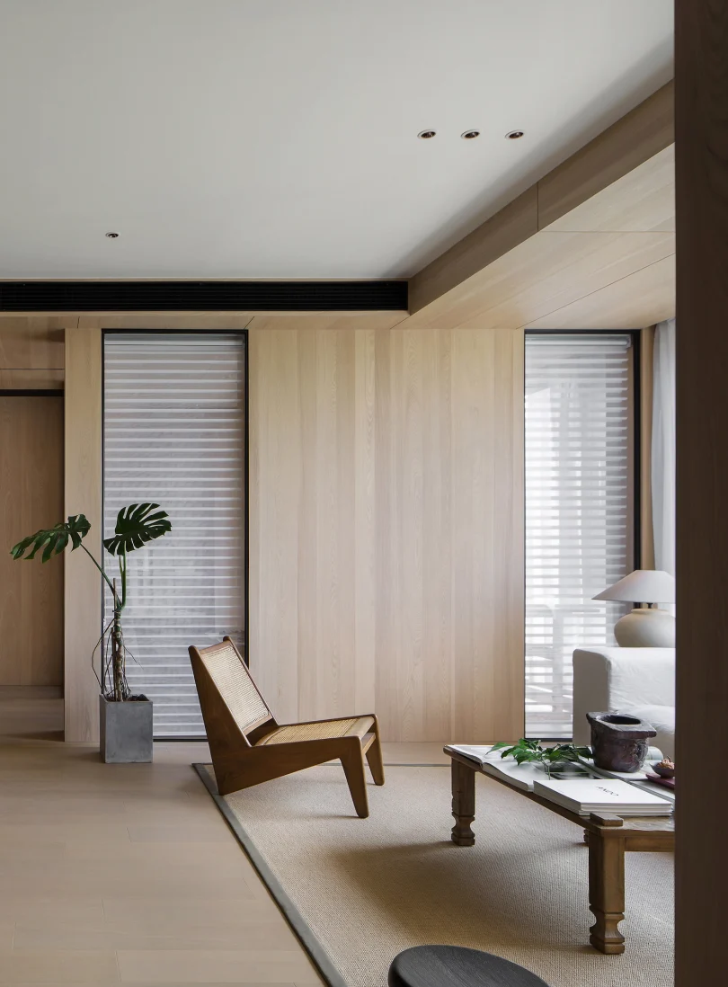 由Yidian Design设计的极简住宅Log House