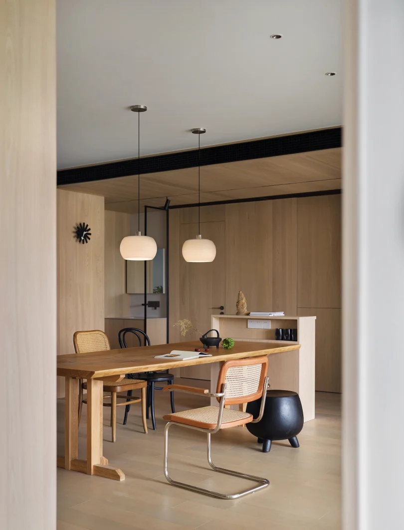 由Yidian Design设计的极简住宅Log House
