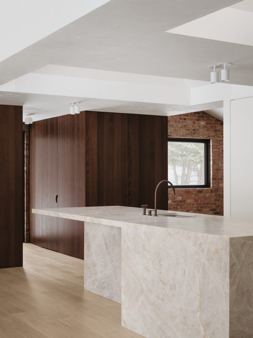 Vives St-Laurent设计的极简住宅Montpellier Residence