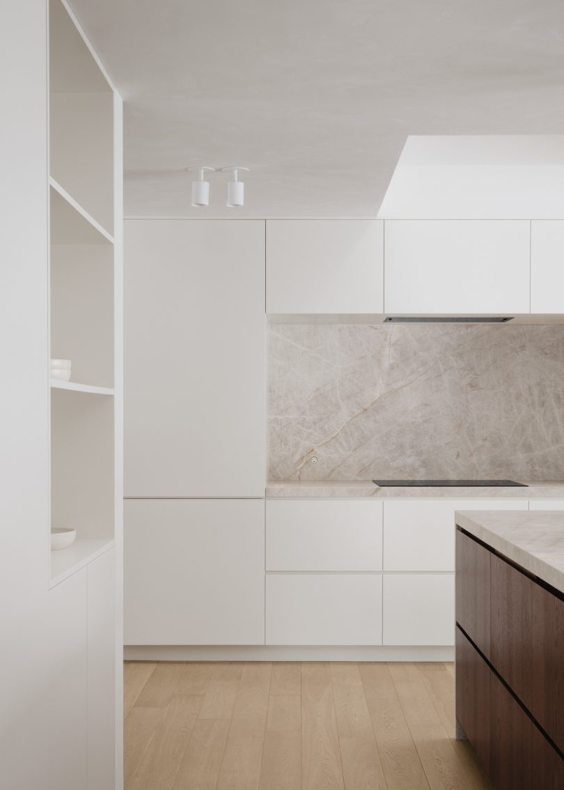 Vives St-Laurent设计的极简住宅Montpellier Residence