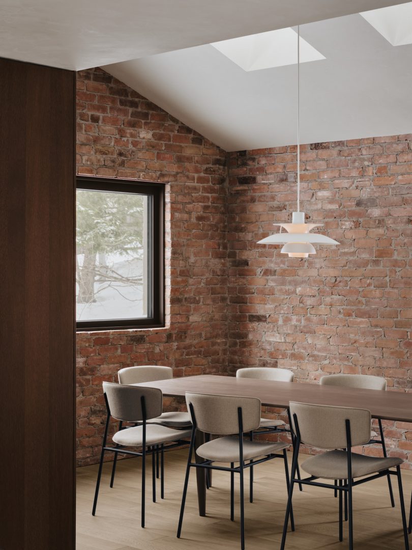 Vives St-Laurent设计的极简住宅Montpellier Residence