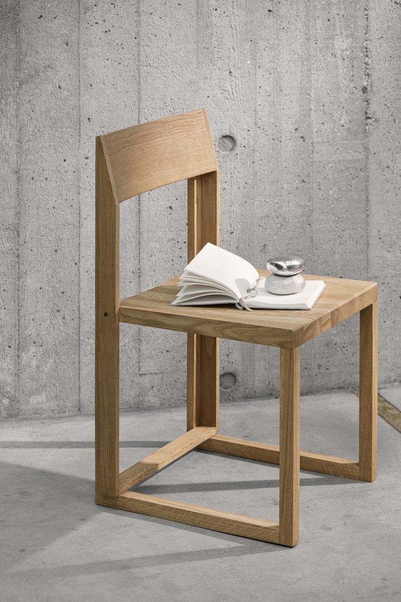 由Kristina Dam设计的极简椅子Outline Chair