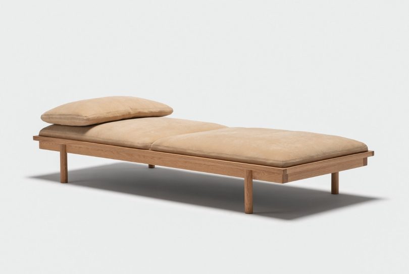 Cameron Foggo设计的极简沙发床Pensive Daybed