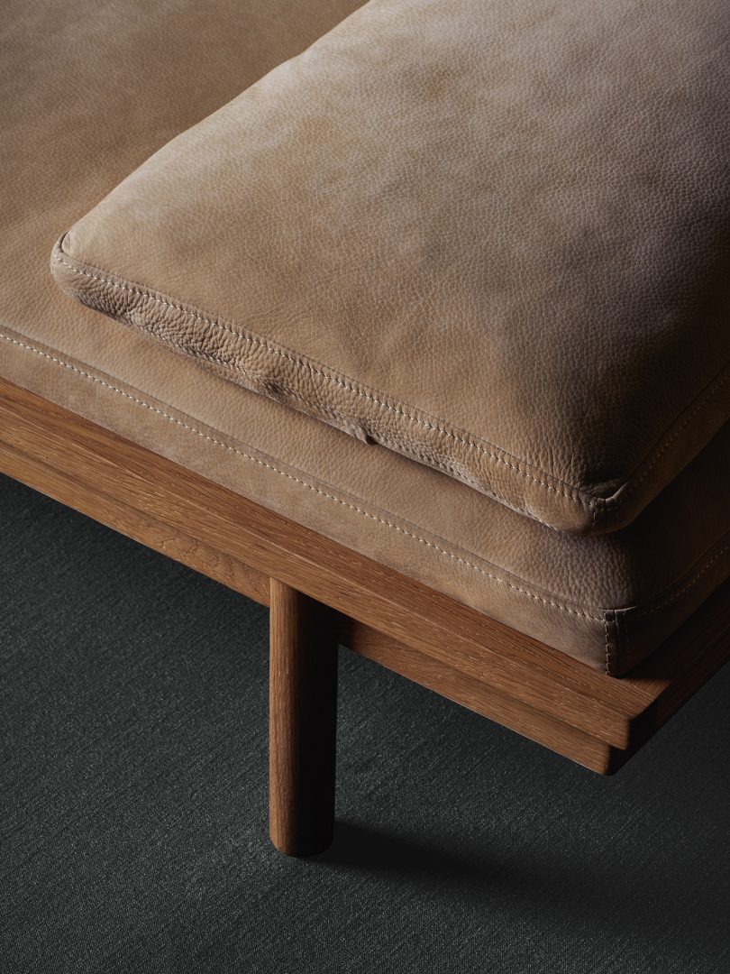 Cameron Foggo设计的极简沙发床Pensive Daybed