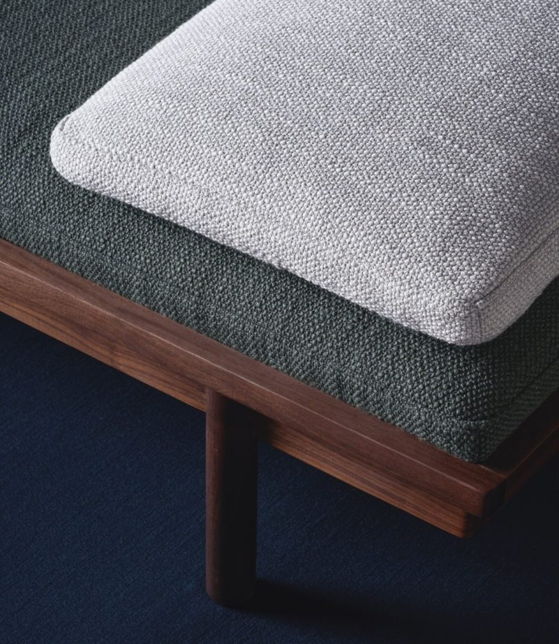 Cameron Foggo设计的极简沙发床Pensive Daybed