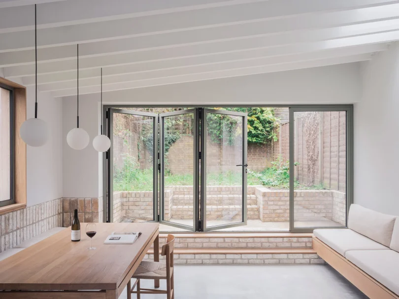 由MarshKeene设计的现代简约住宅Plinth House