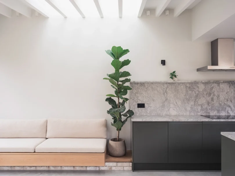 由MarshKeene设计的现代简约住宅Plinth House