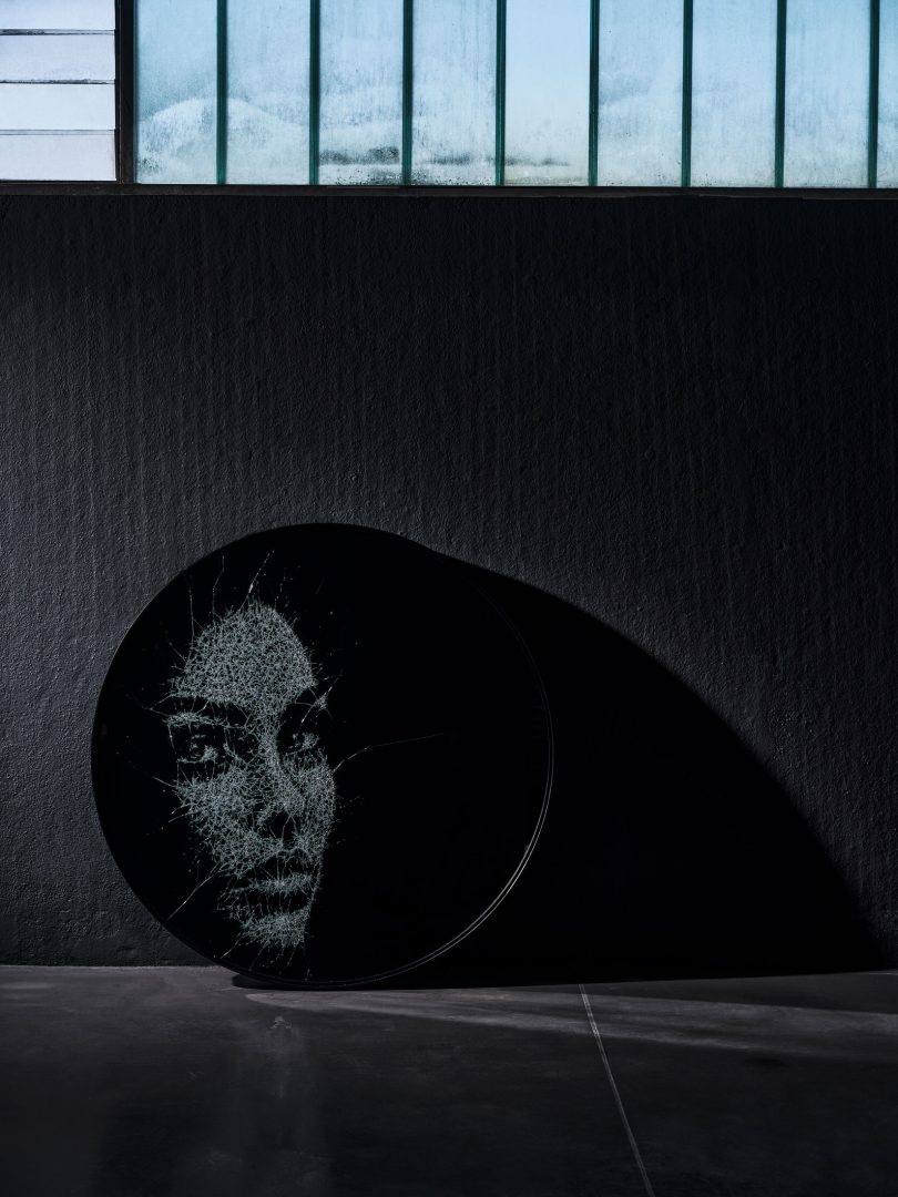 2023米兰设计周:Simon Berger设计的镜子Reflected Identities