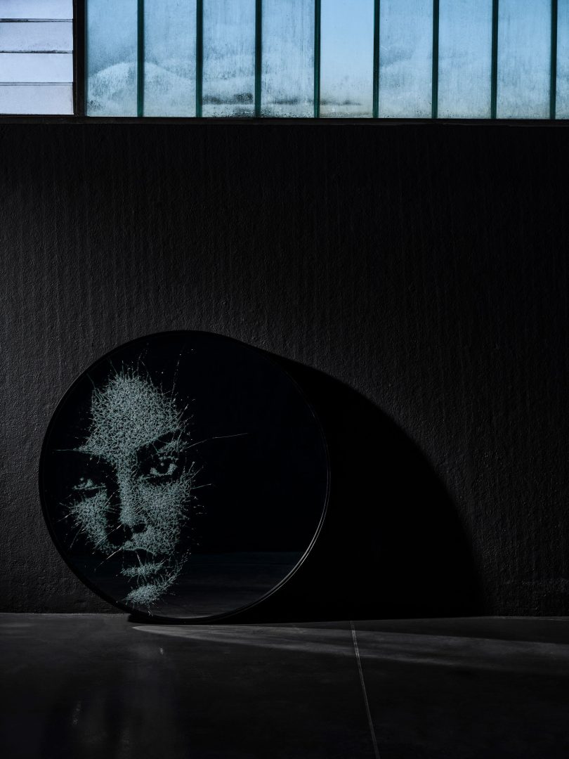 2023米兰设计周:Simon Berger设计的镜子Reflected Identities