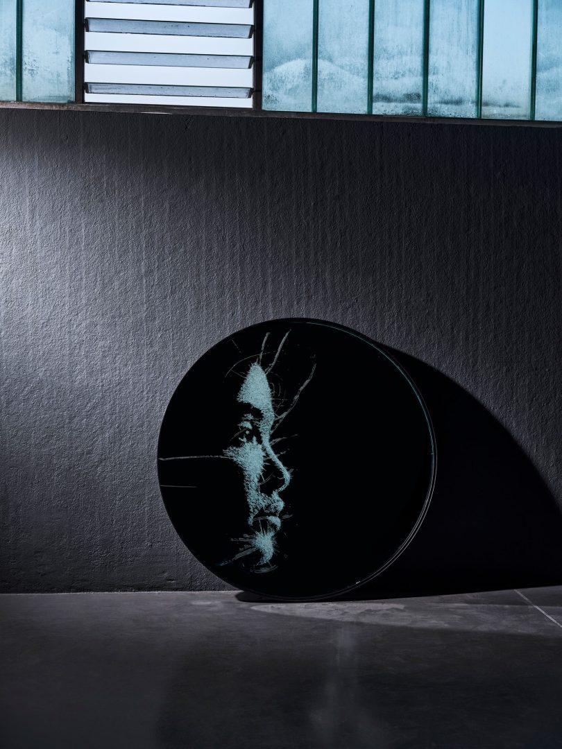 2023米兰设计周:Simon Berger设计的镜子Reflected Identities