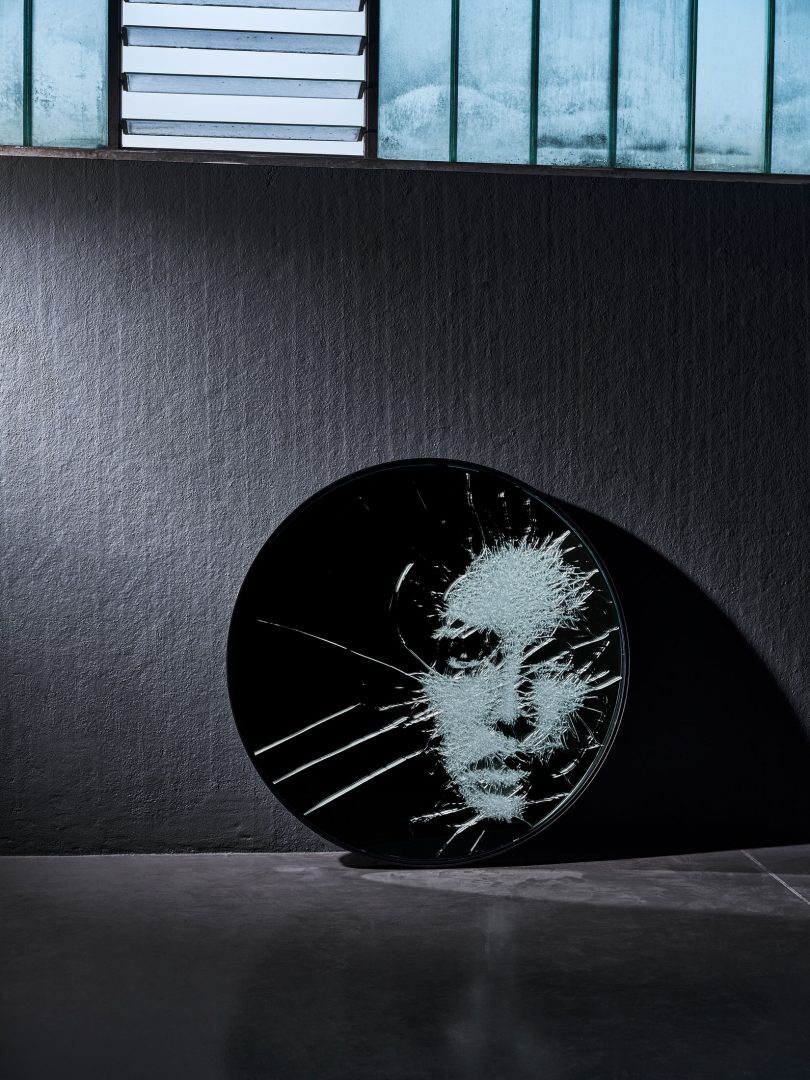 2023米兰设计周:Simon Berger设计的镜子Reflected Identities