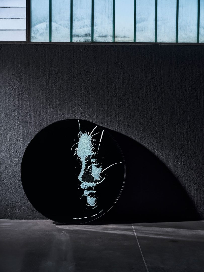 2023米兰设计周:Simon Berger设计的镜子Reflected Identities