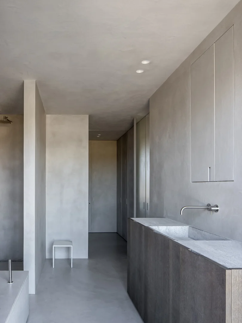 Pieter Vanrenterghem设计的极简住宅Residence MG