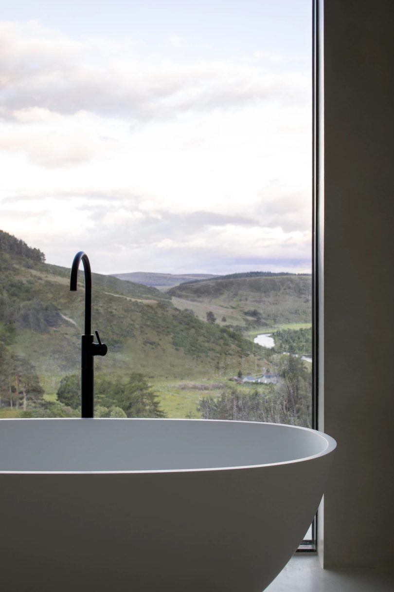 由Brown & Brown设计的极简住宅Spyon Cop