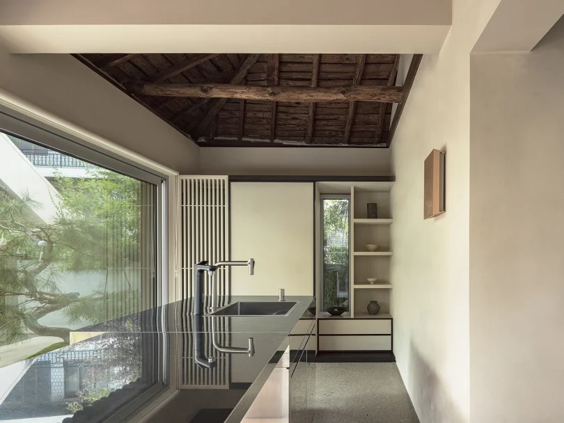 由DESIGN2TONE设计的极简别墅Stay Hwangi