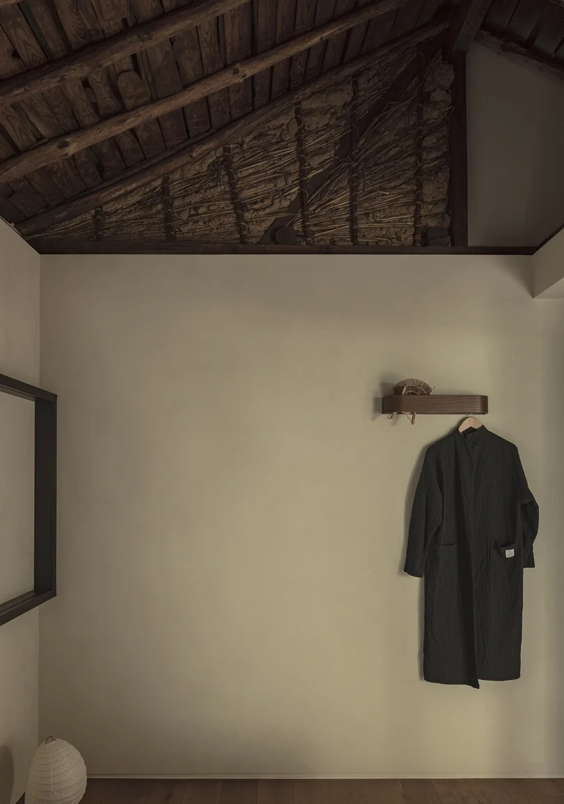 由DESIGN2TONE设计的极简别墅Stay Hwangi