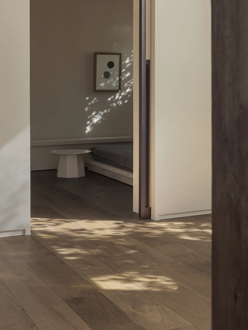 由DESIGN2TONE设计的极简别墅Stay Hwangi