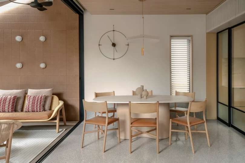 Studio Antimatter设计的极简住宅Three Buckley