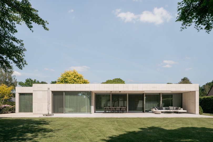 由Archiles Architecten设计的极简别墅Villa W