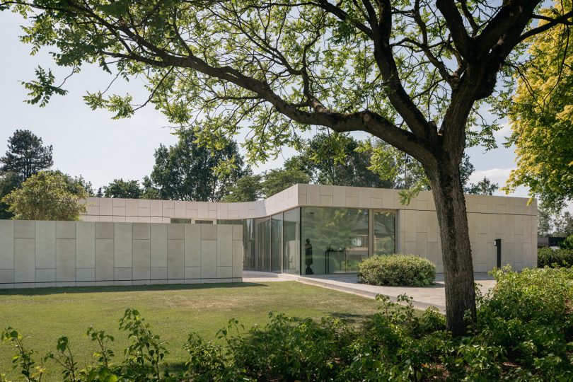 由Archiles Architecten设计的极简别墅Villa W