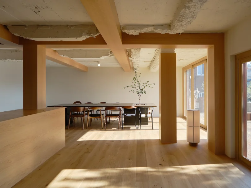 由Studio Sherpa设计的极简咖啡馆Vonzrr