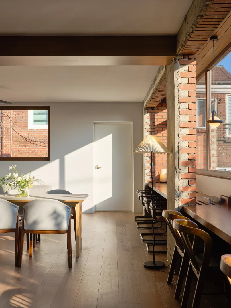 由Studio Sherpa设计的极简咖啡馆Vonzrr